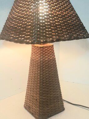 Woven Rattan Geometric Shaped Table Lamp